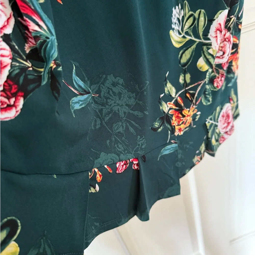 Dress - Picture 7 of 7